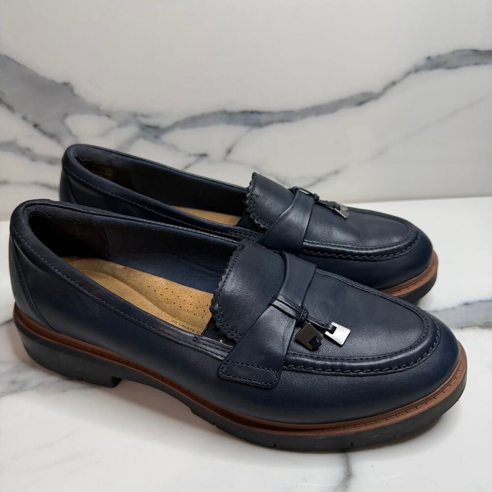 Clarks Women's Navy Westlynn Bella Loafers Sz 9.5 Comfort Classic Chunky Preppy